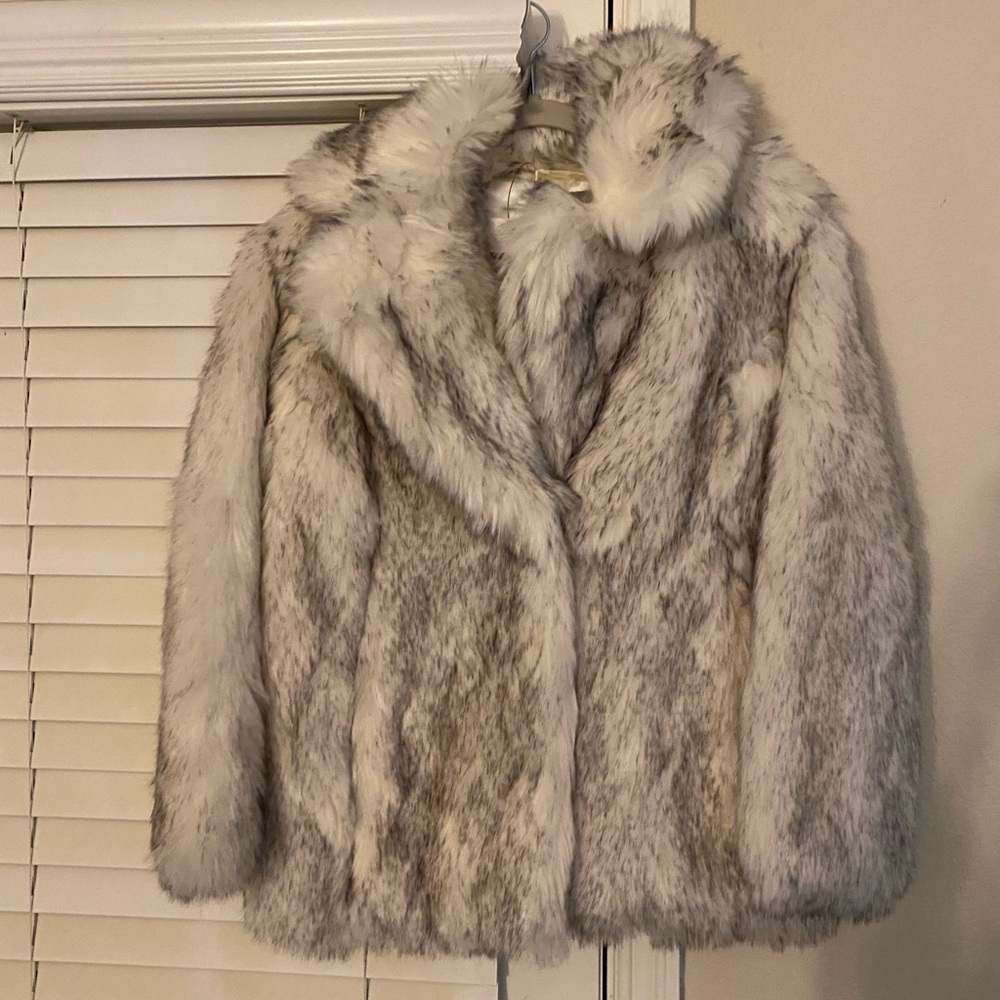 ASOS NWT silver/gray/white faux fur coat size 4 (US)